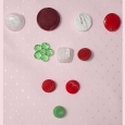 A group of vintage buttons for Christmas crafts - N3 > Buttons > A group of vintage buttons for Christmas crafts - N3